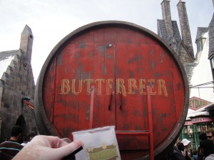 Wizarding_World_of_Harry_Potter_-_a_toast_to_the_giant_Butterbeer_cart_keg_(5014304402)